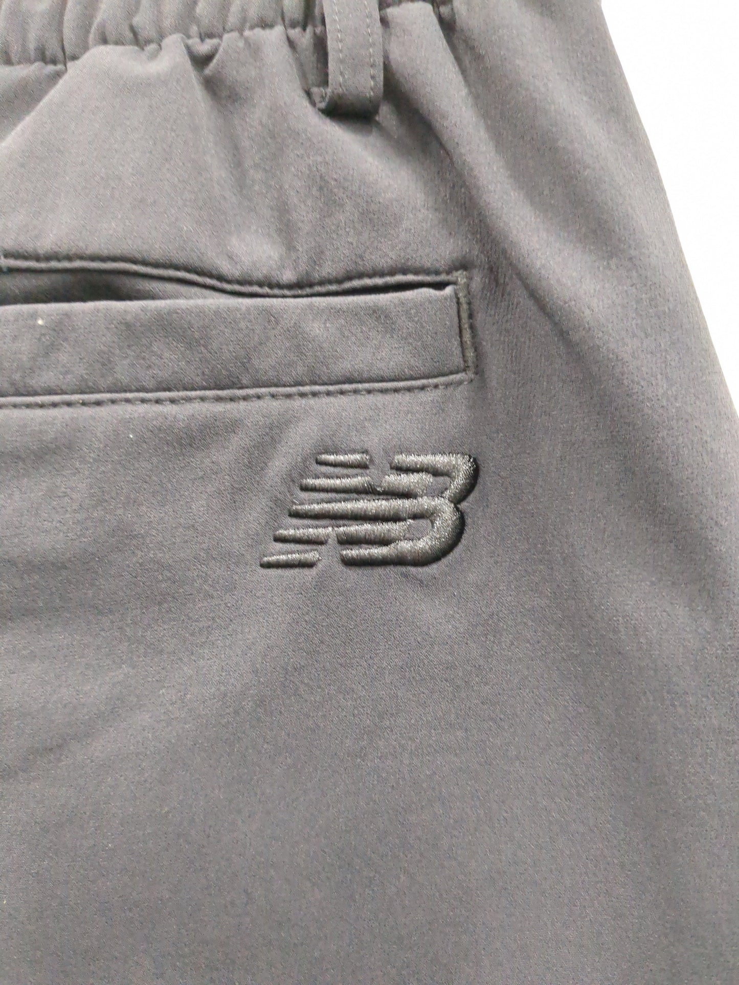 NB GREY テーパードパンツ