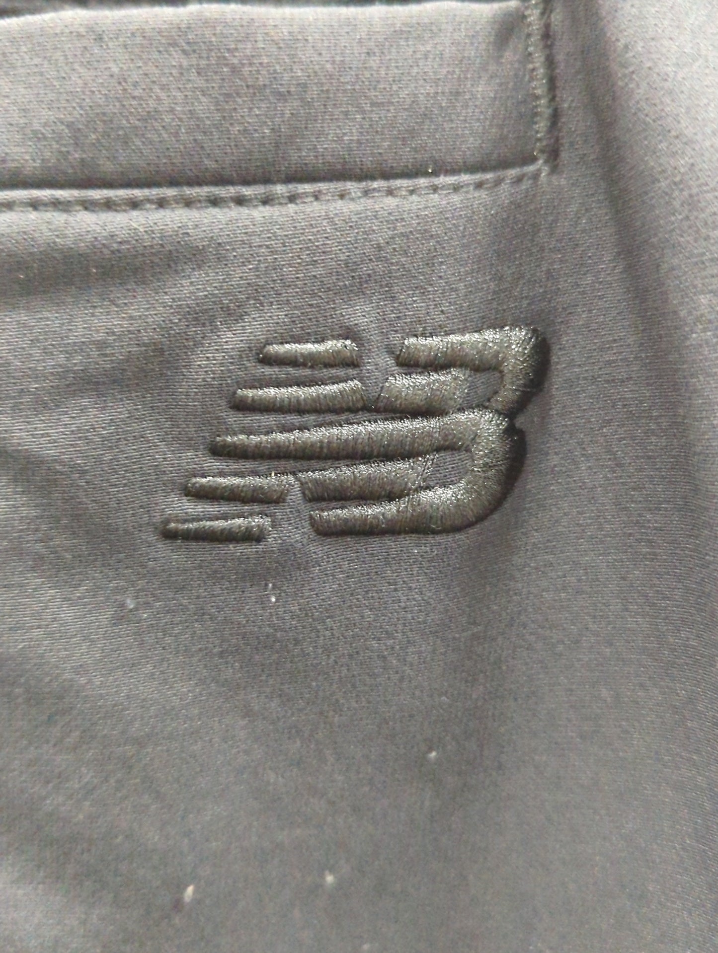 NB GREY テーパードパンツ