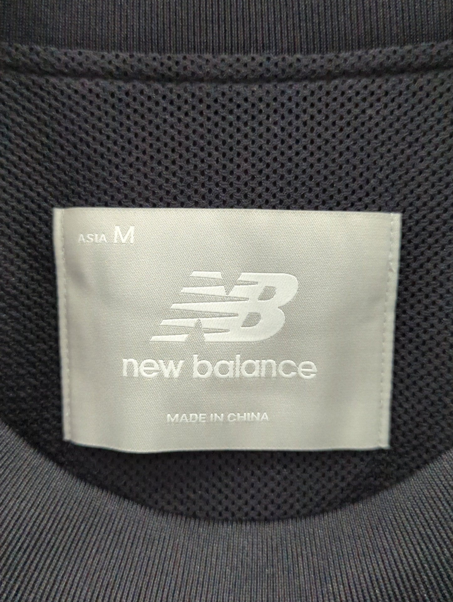 NB Grey ウーブン Tシャツ