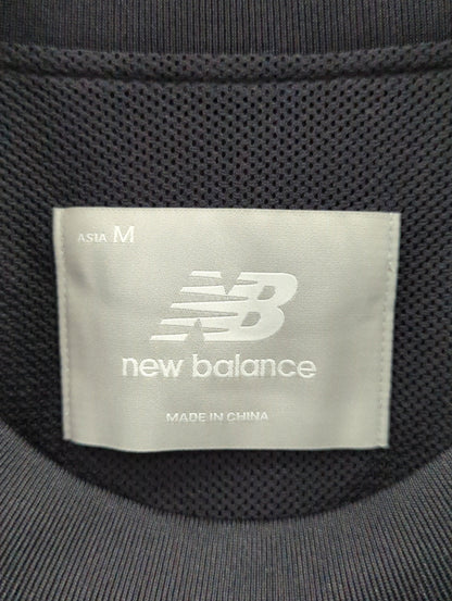 NB Grey ウーブン Tシャツ