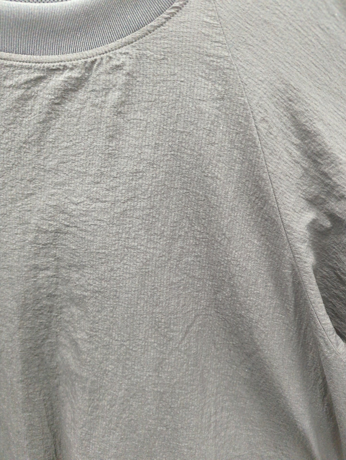NB Grey ウーブン Tシャツ
