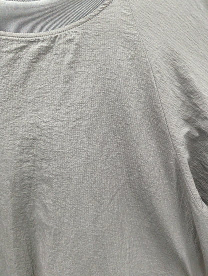 NB Grey ウーブン Tシャツ