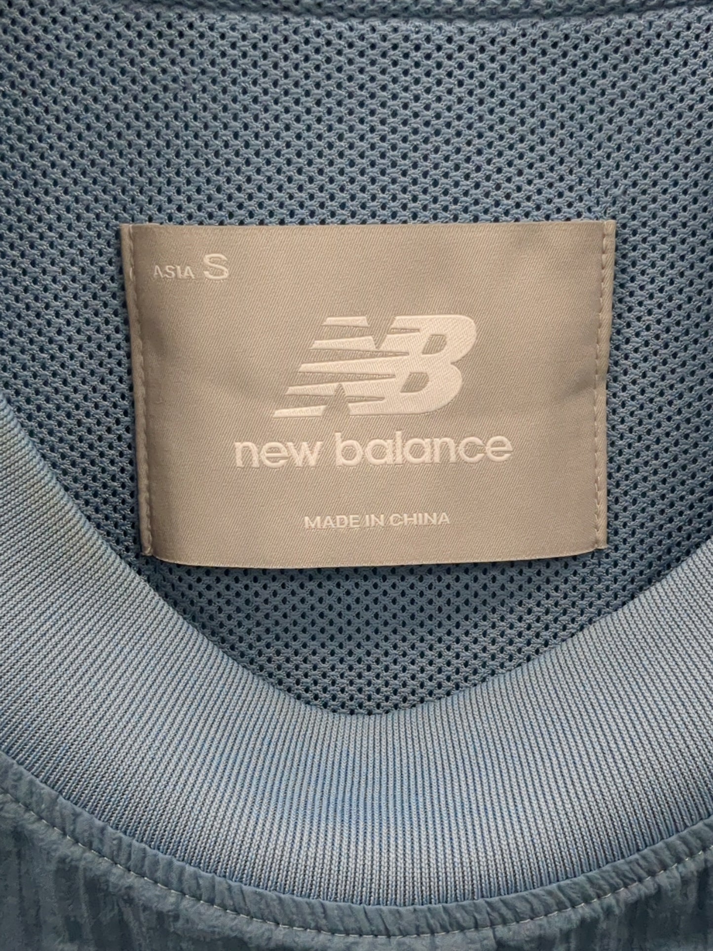 NB Grey ウーブン Tシャツ