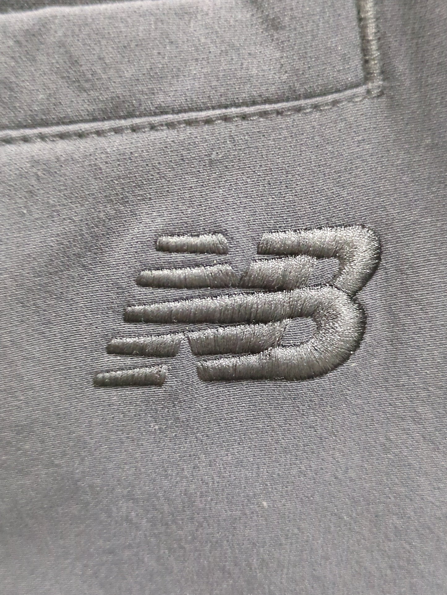 NB GREY テーパードパンツ