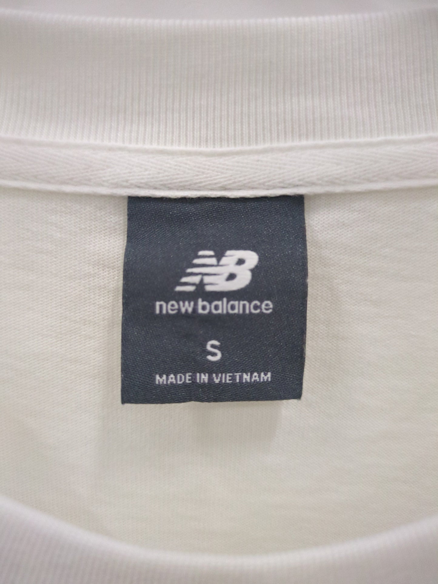 Athletics シグネチャーロングスリーブTシャツ