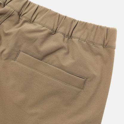 スリムテーパードパンツ