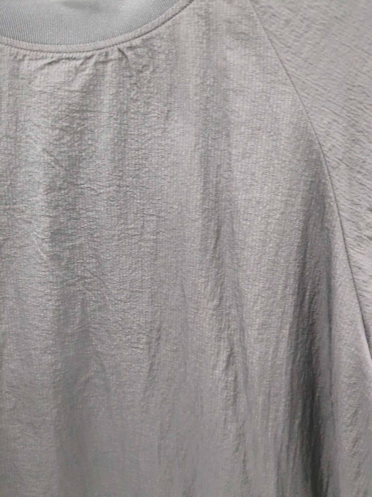 NB Grey ウーブン Tシャツ