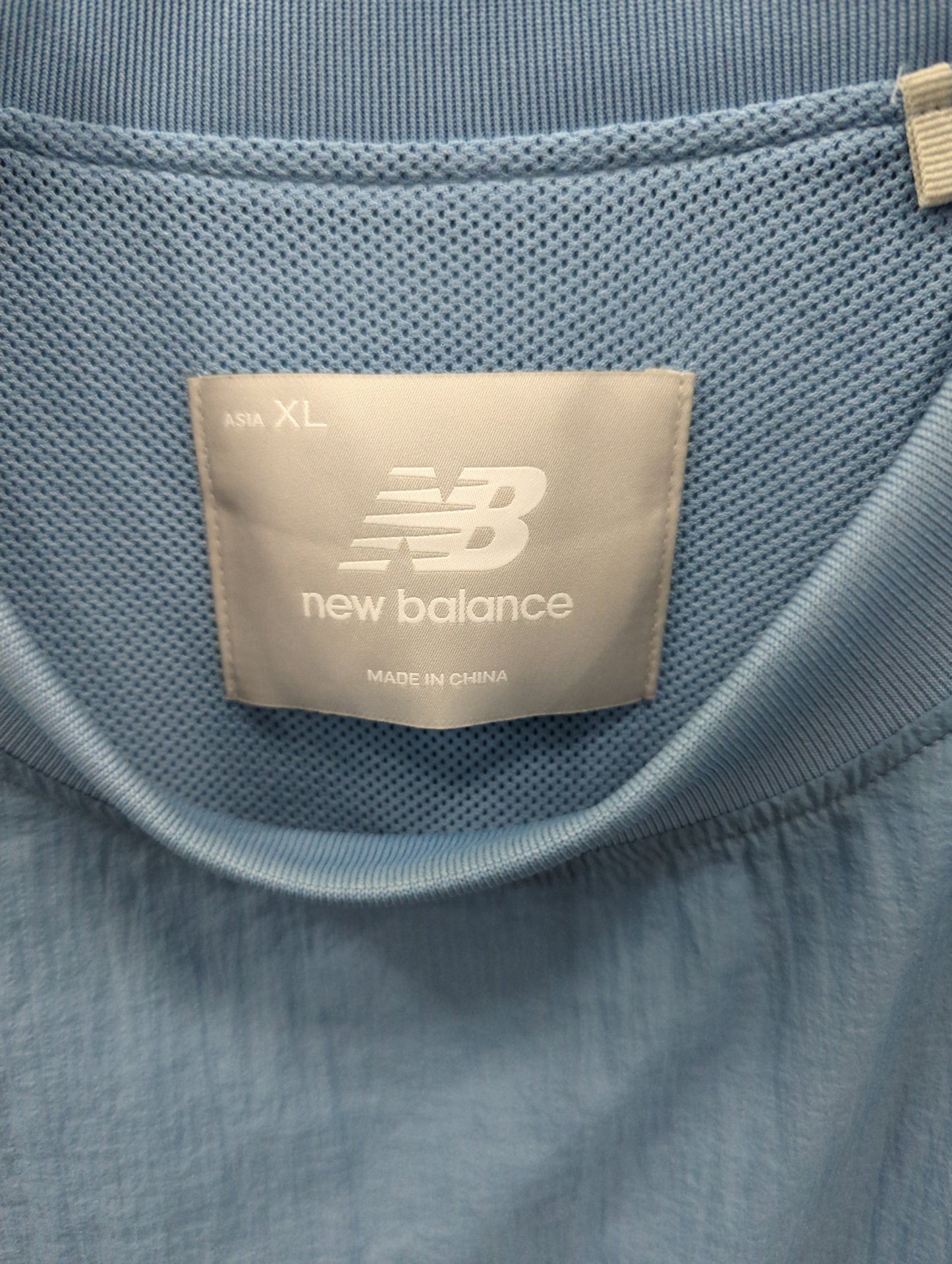 NB Grey ウーブン Tシャツ