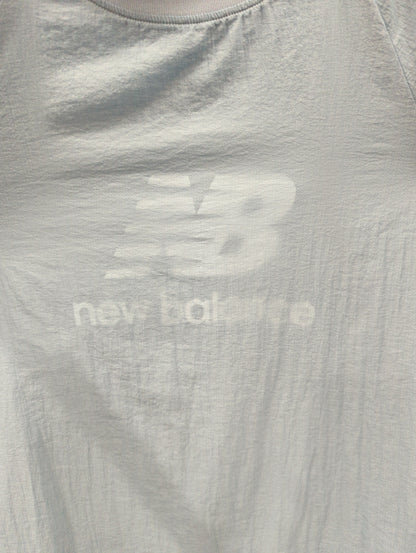 NB Grey ウーブン Tシャツ