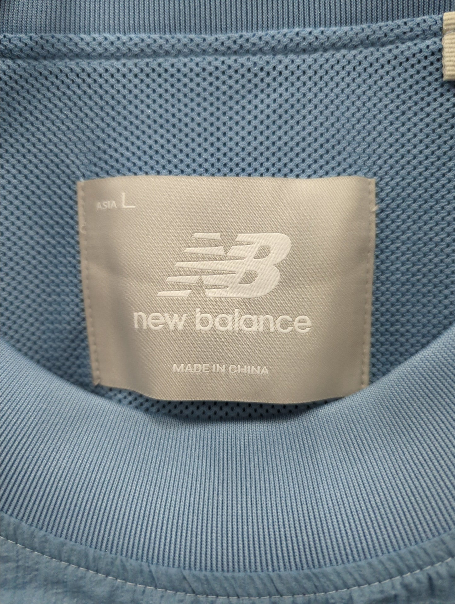 NB Grey ウーブン Tシャツ