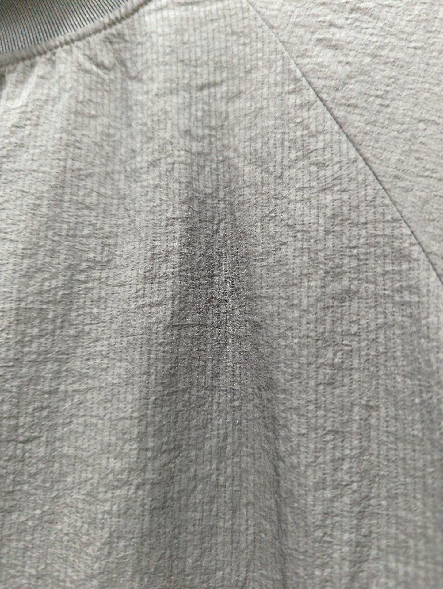 NB Grey ウーブン Tシャツ
