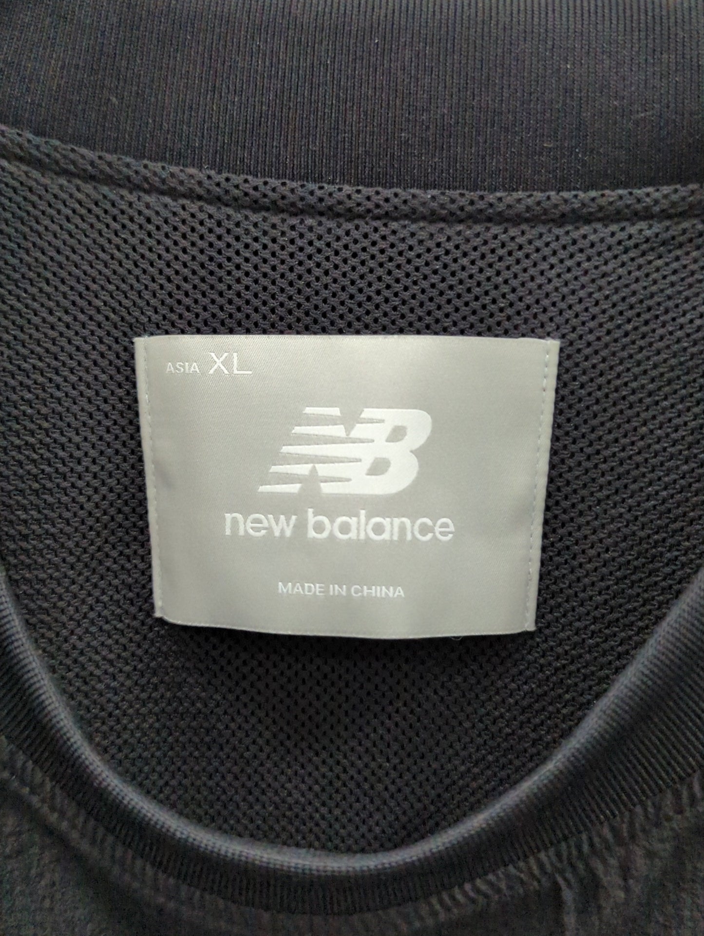 NB Grey ウーブン Tシャツ