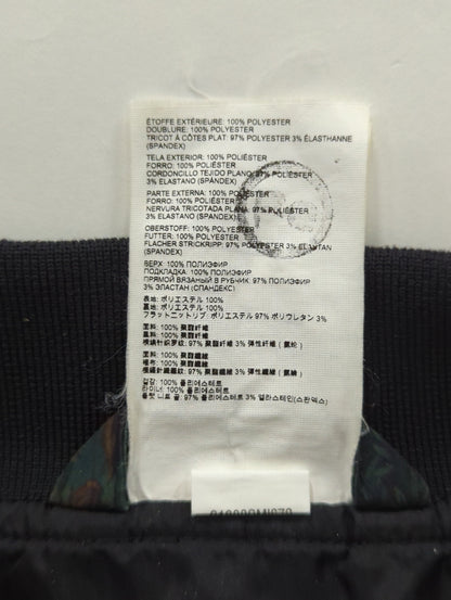 エッセンシャルスタジアムジャケット