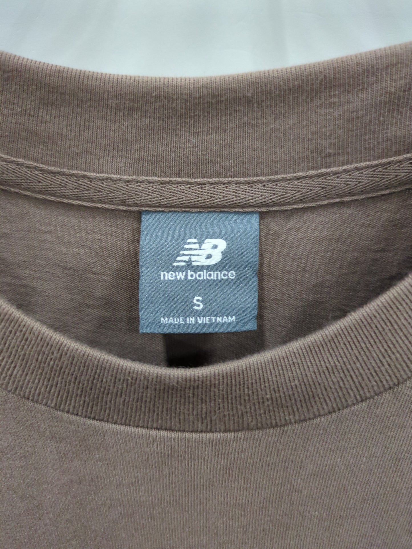 AthleticsグラデーションシューズショートスリーブTシャツ