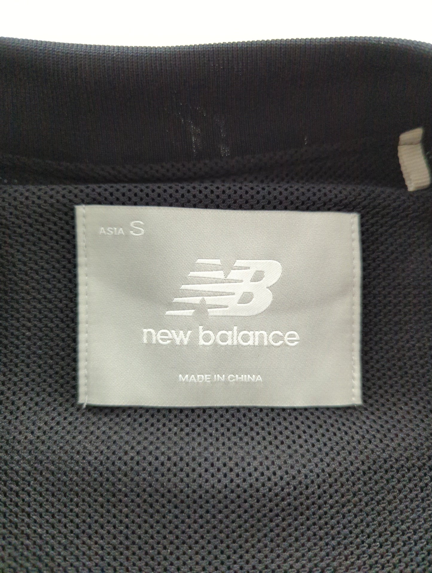 NB Grey ウーブン Tシャツ