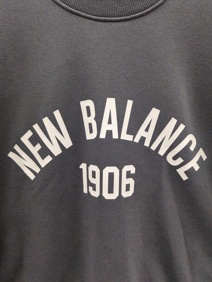 NB Essentials Varsity スウェットクルー