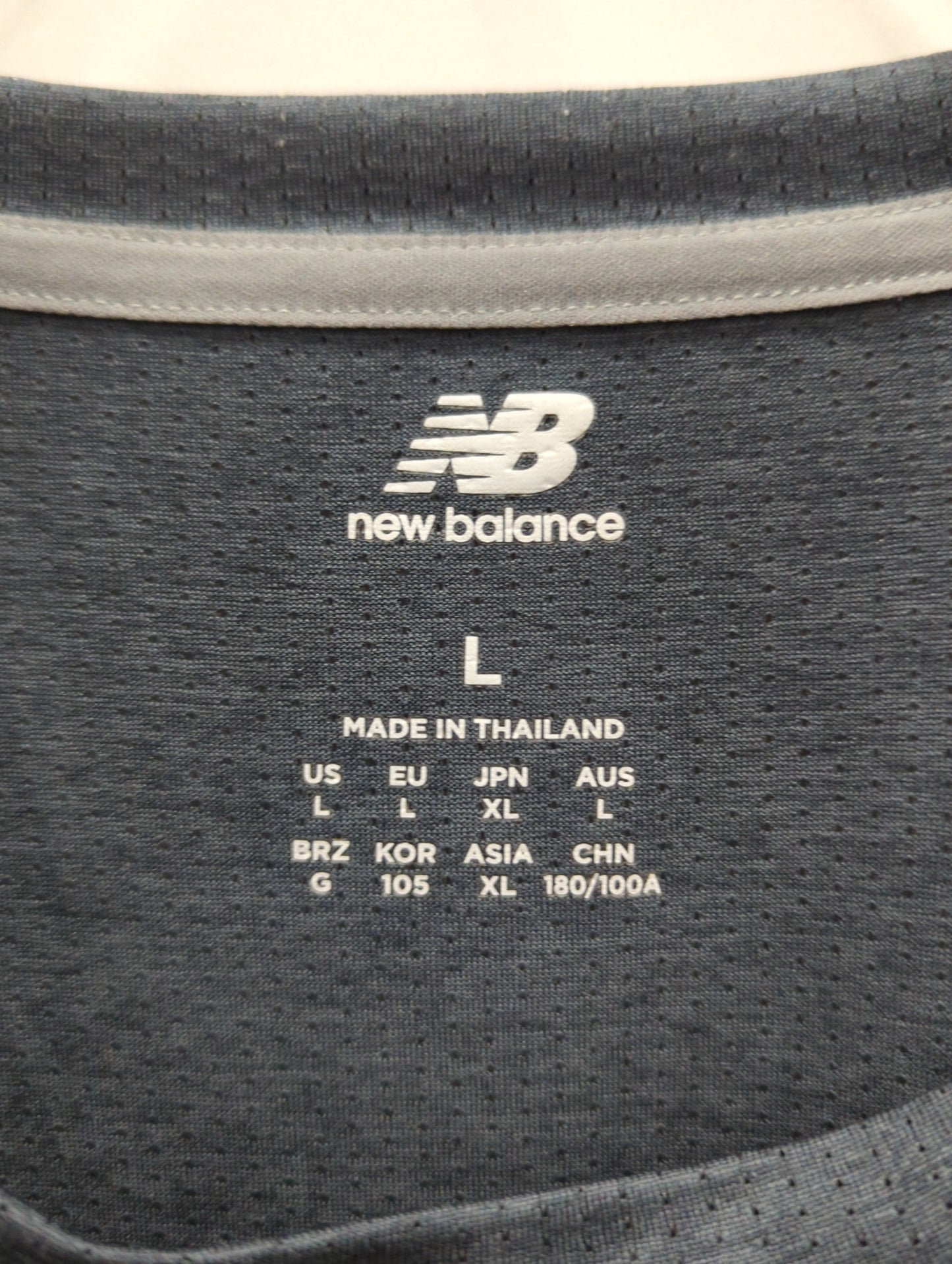 Athletics グラフィック ショートスリーブTシャツ