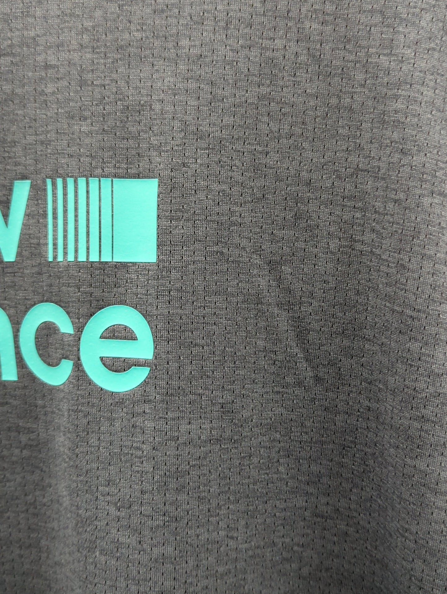 Athletics グラフィック ショートスリーブTシャツ