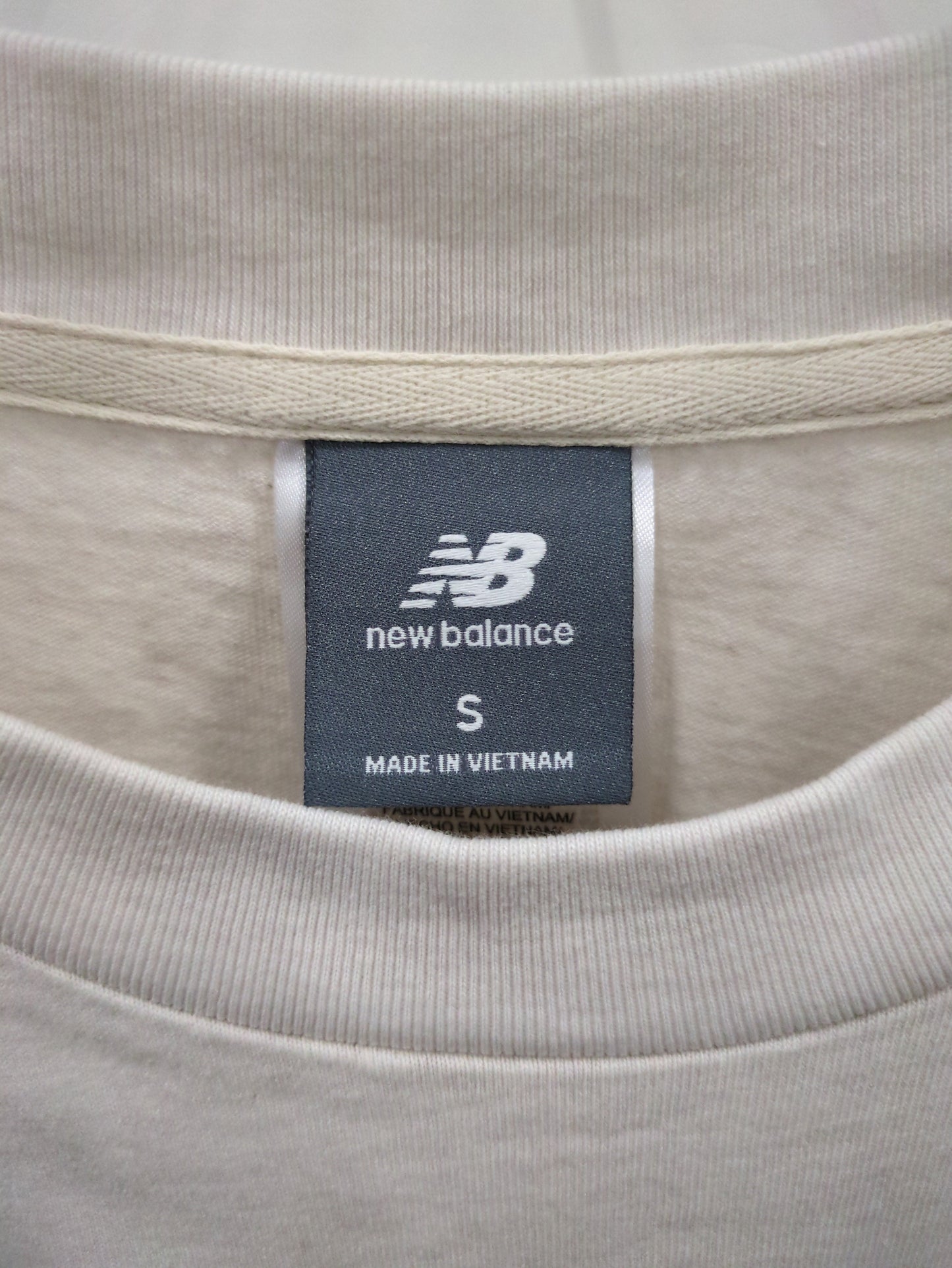 エンボスグラフィック ジャージショートスリーブTシャツ