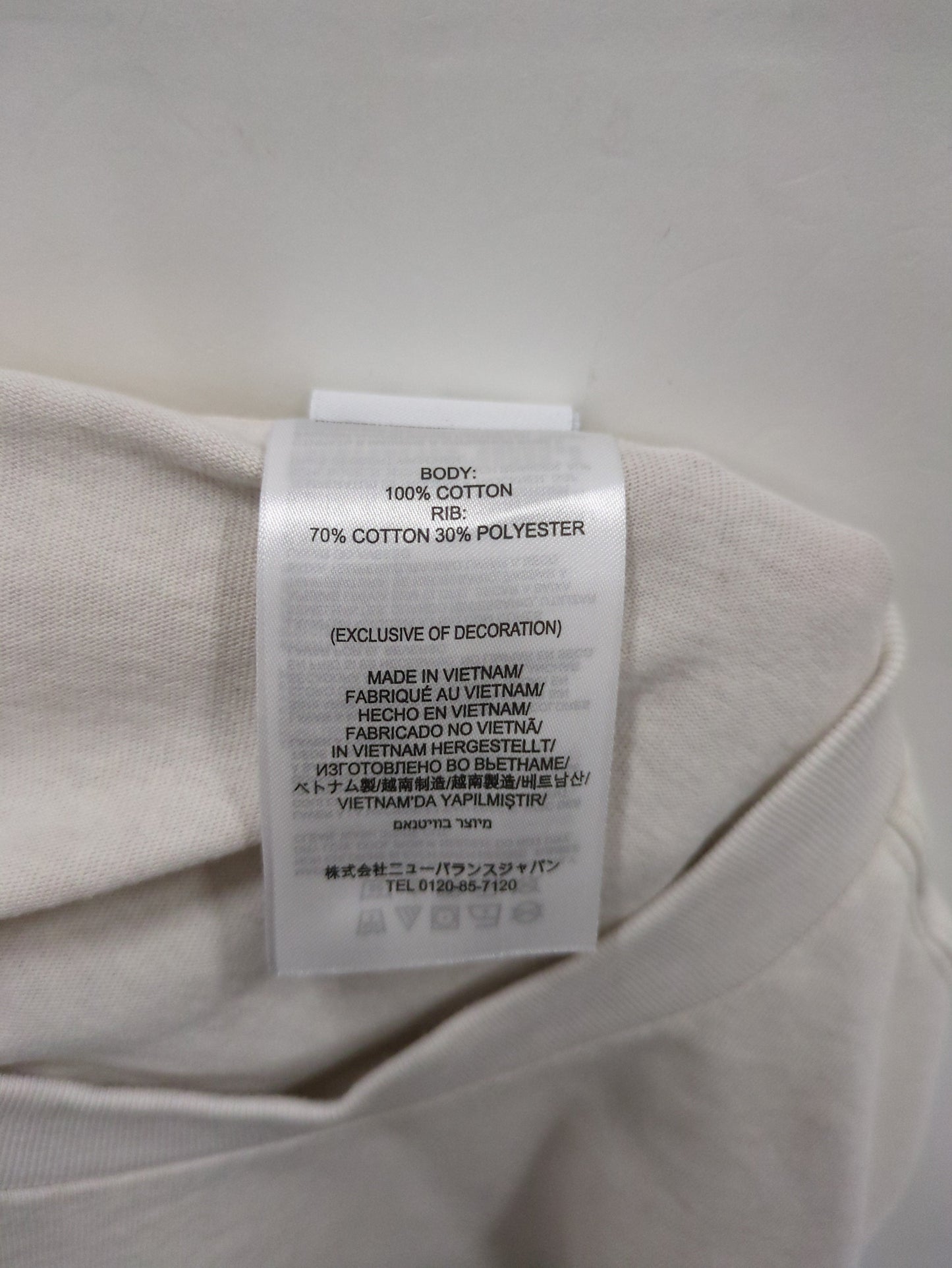 エンボスグラフィック ジャージショートスリーブTシャツ