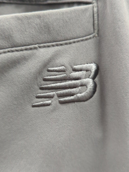 NB GREY テーパードパンツ