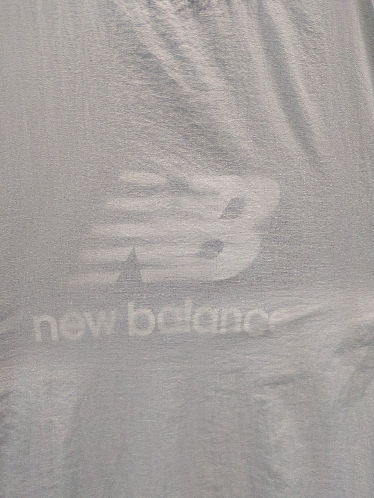 NB Grey ウーブン Tシャツ