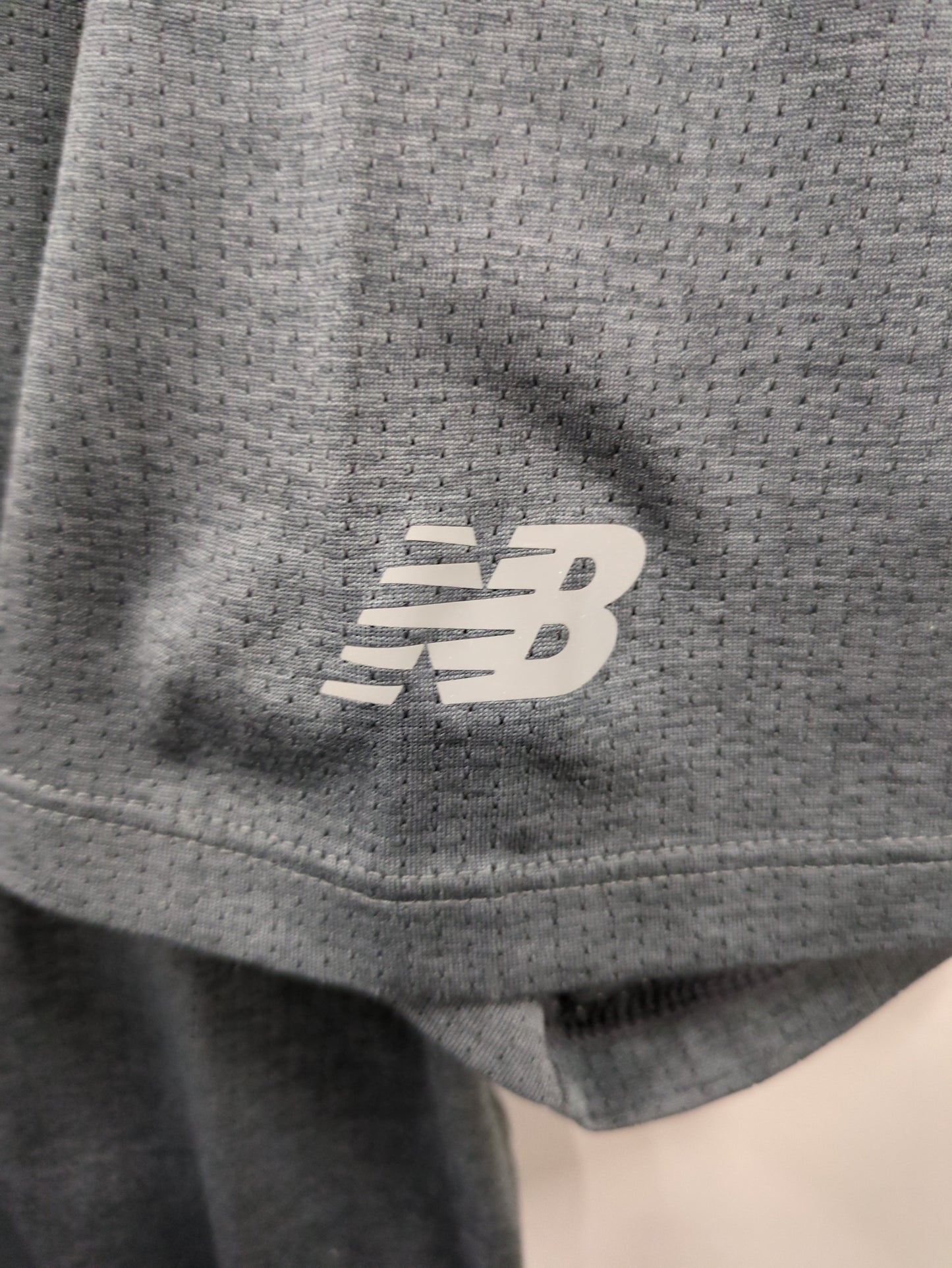 Athletics グラフィック ショートスリーブTシャツ
