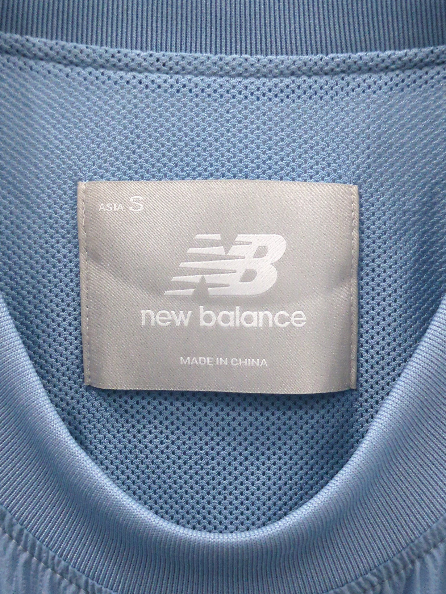 NB Grey ウーブン Tシャツ