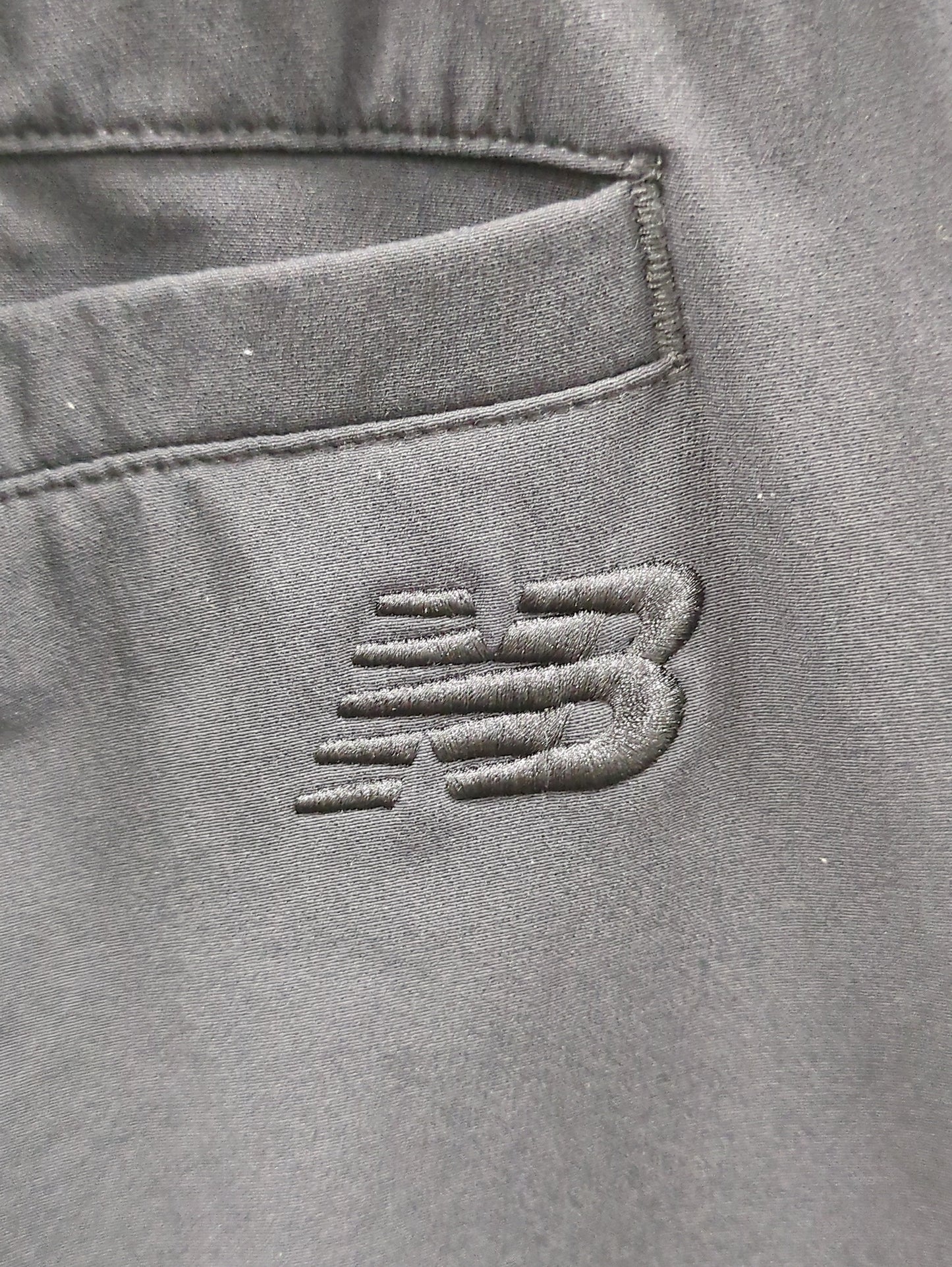 NB GREY テーパードパンツ