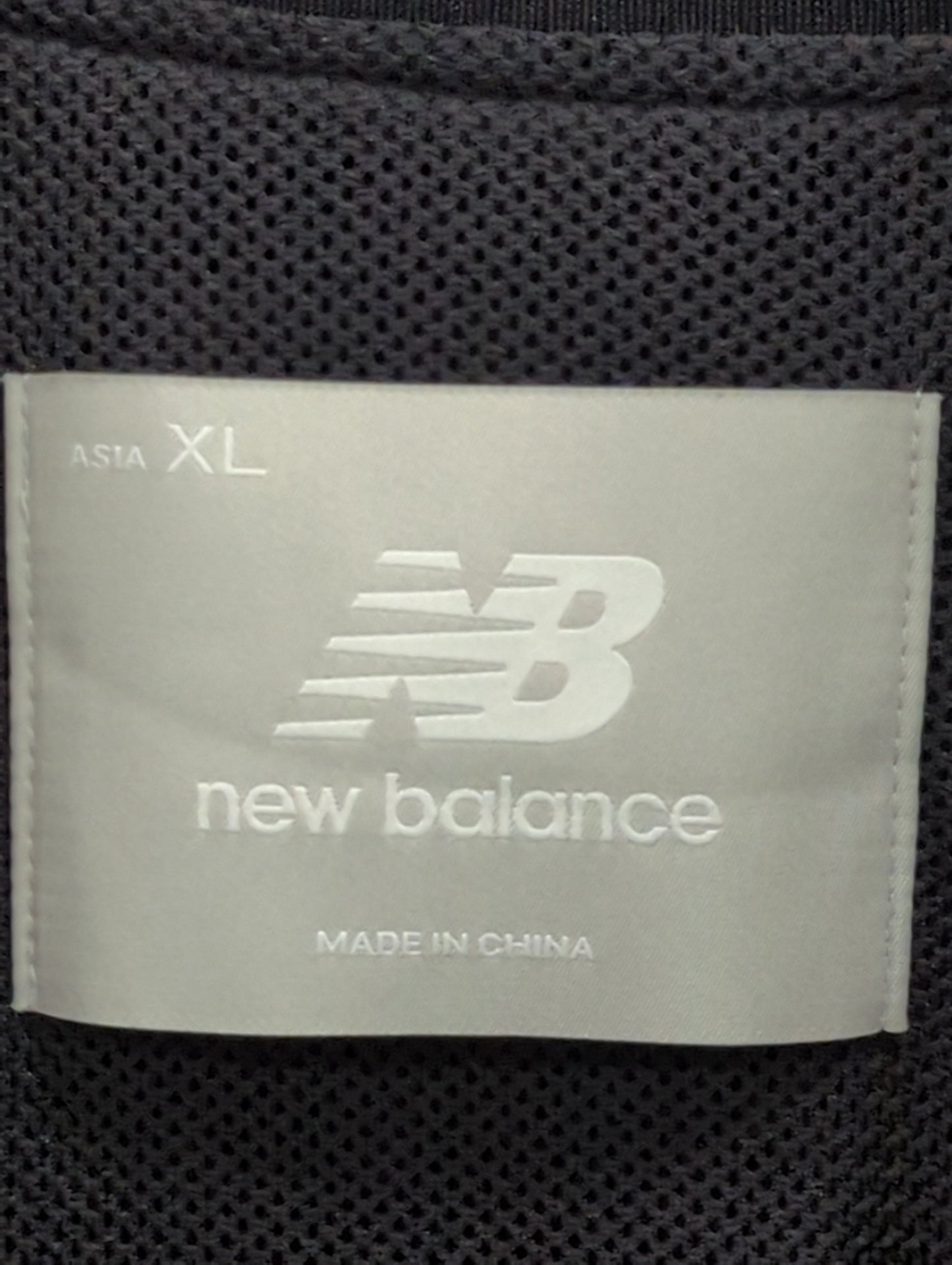 NB Grey ウーブン Tシャツ