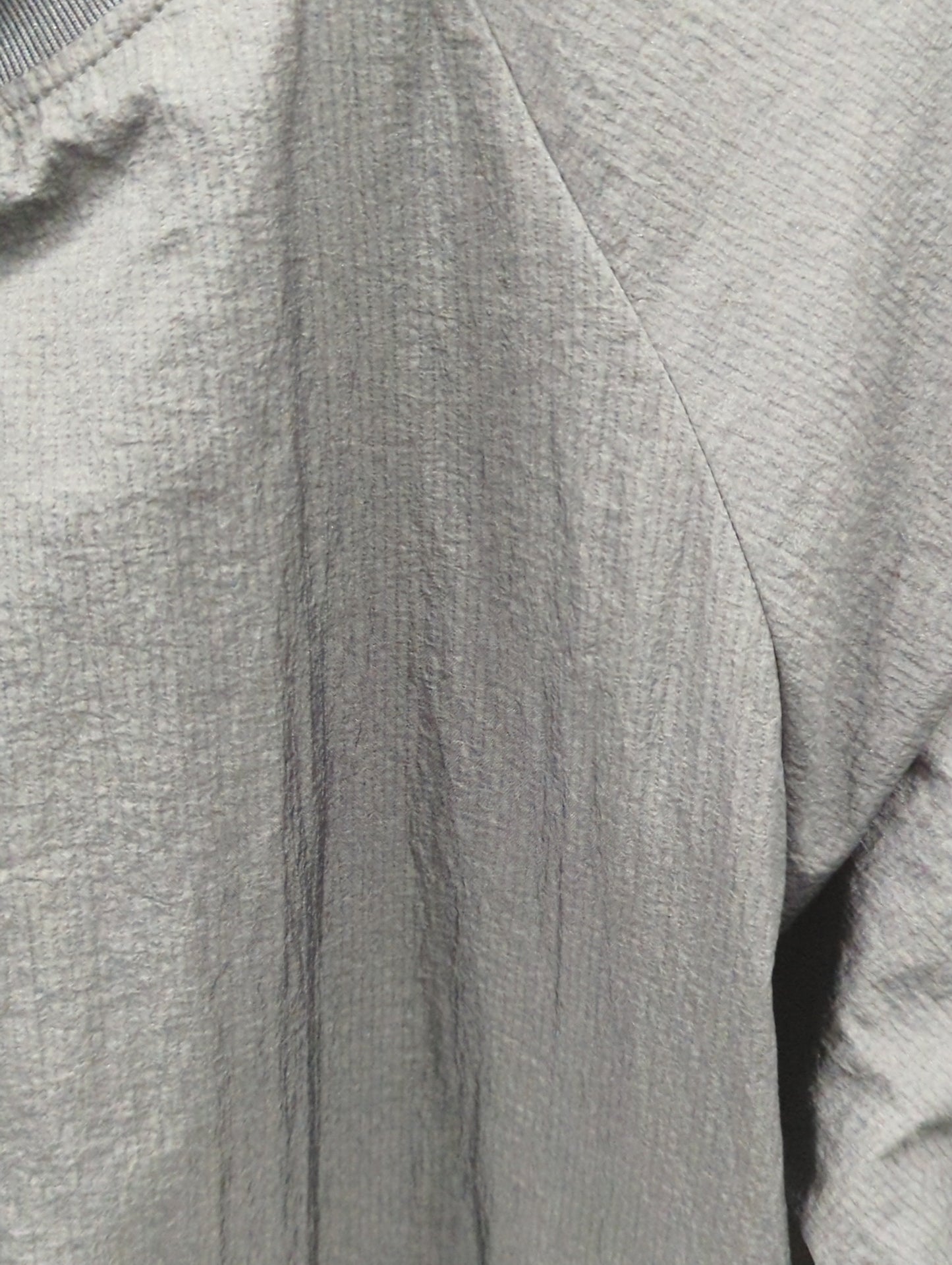 NB Grey ウーブン Tシャツ