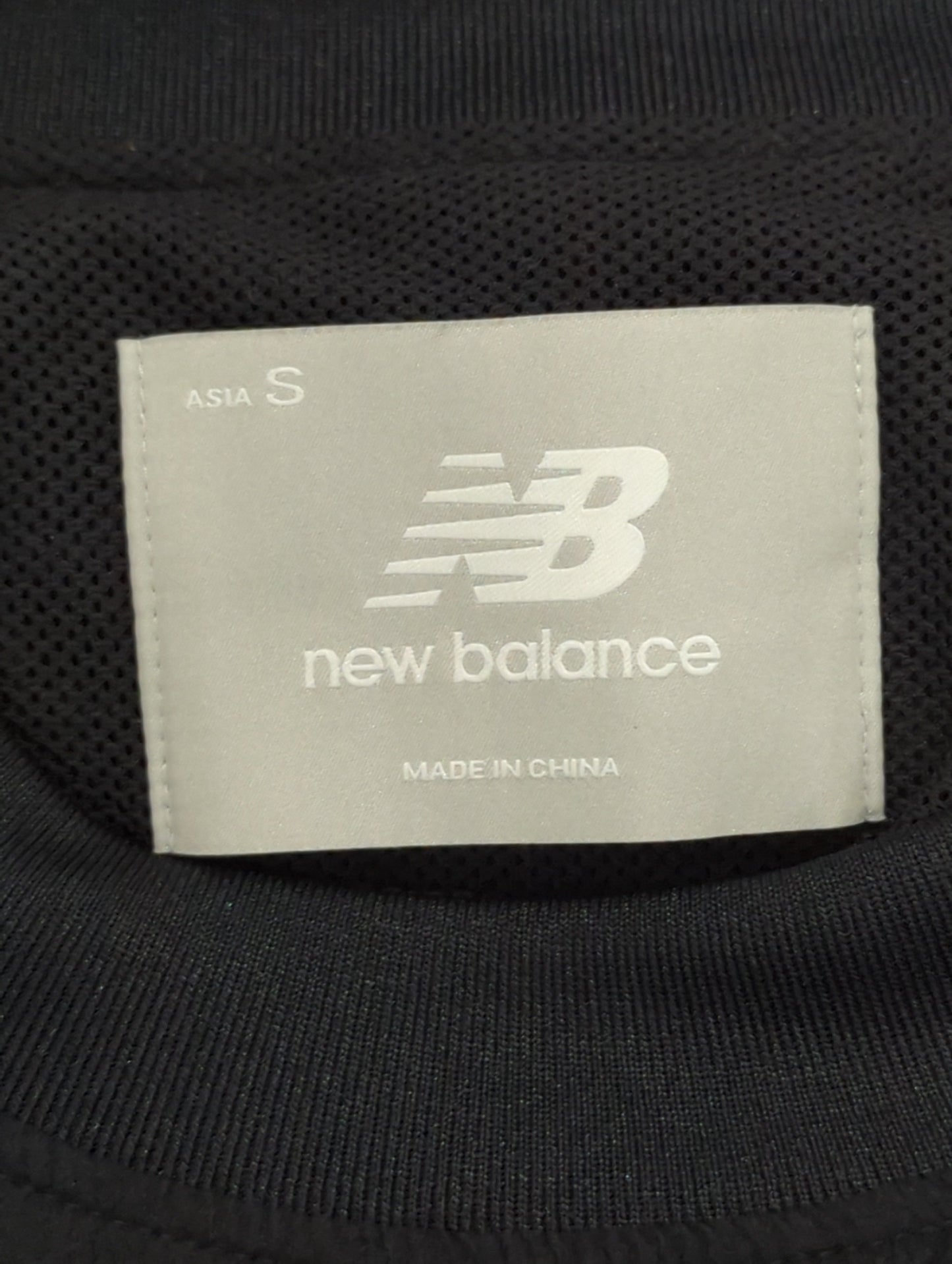 NB Grey ウーブン Tシャツ