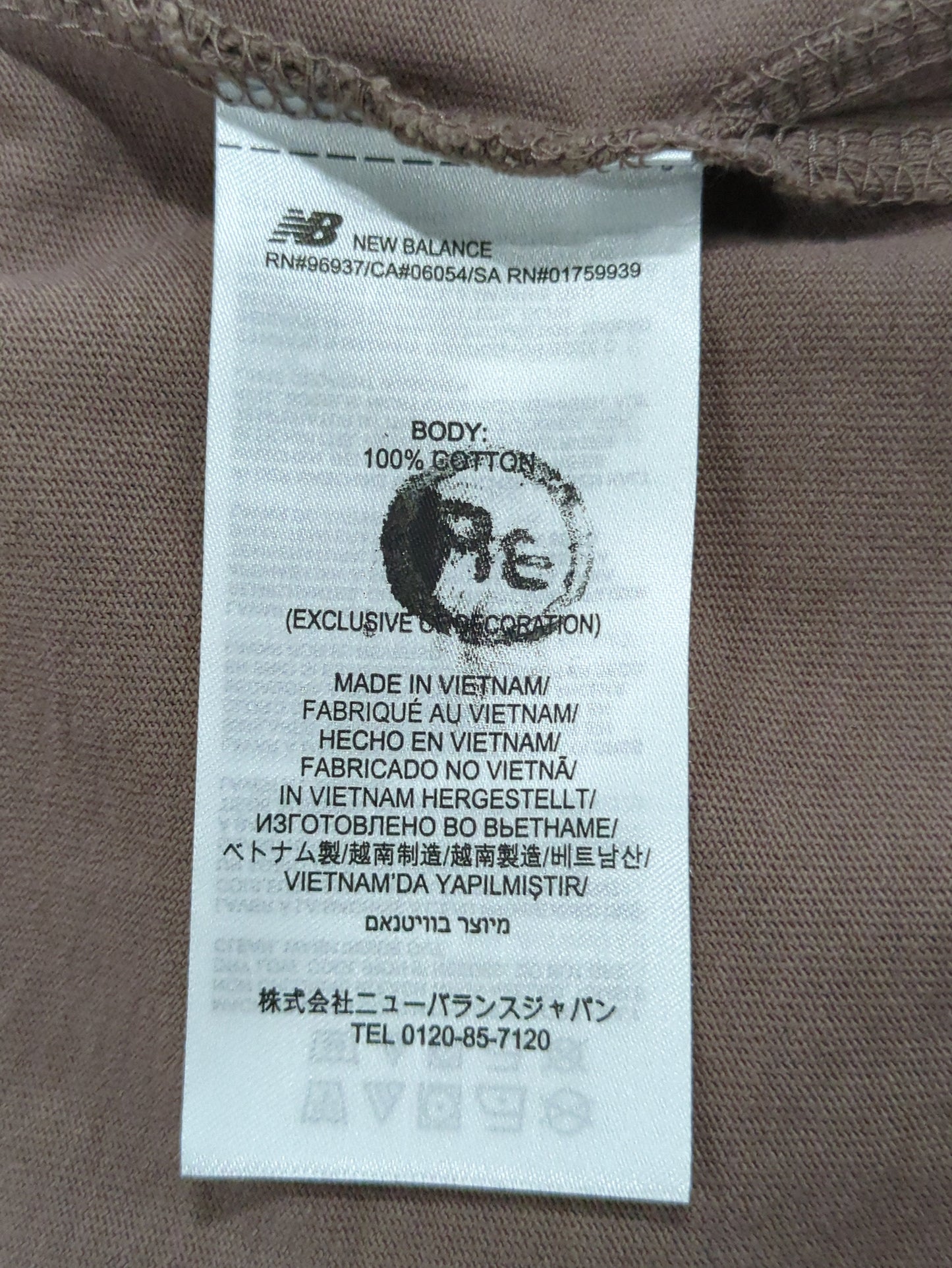 AthleticsグラデーションシューズショートスリーブTシャツ