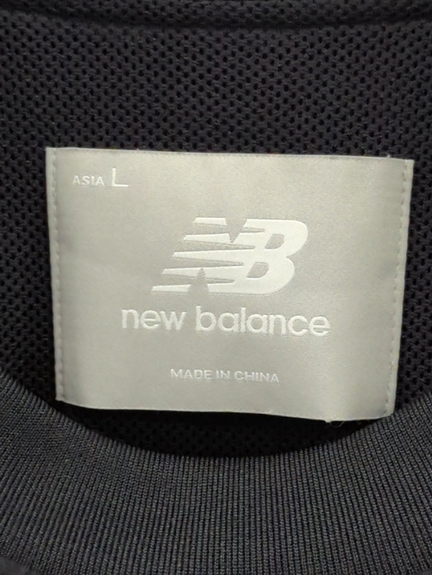 NB Grey ウーブン Tシャツ