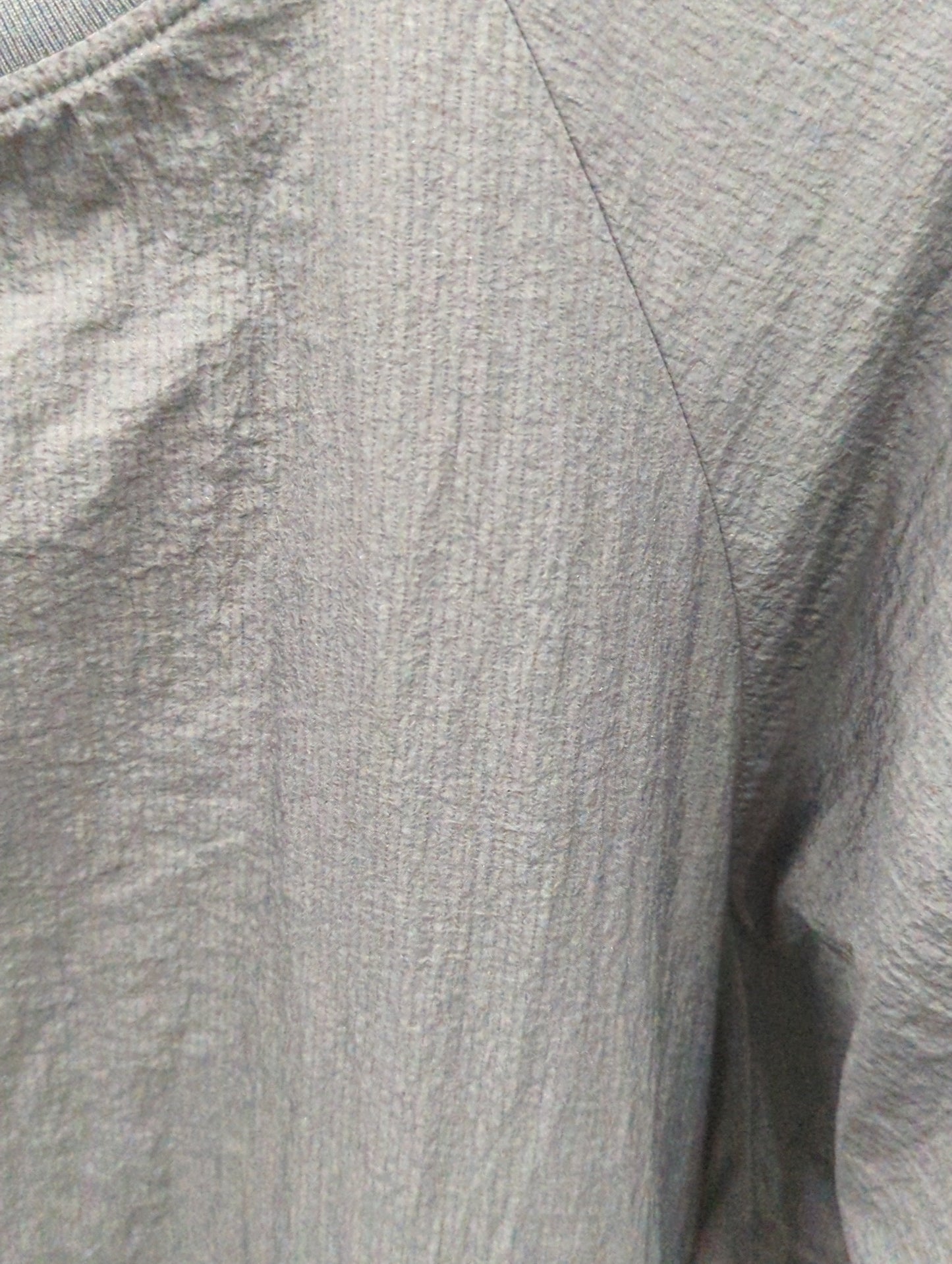 NB Grey ウーブン Tシャツ