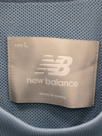 NB Grey ウーブン Tシャツ