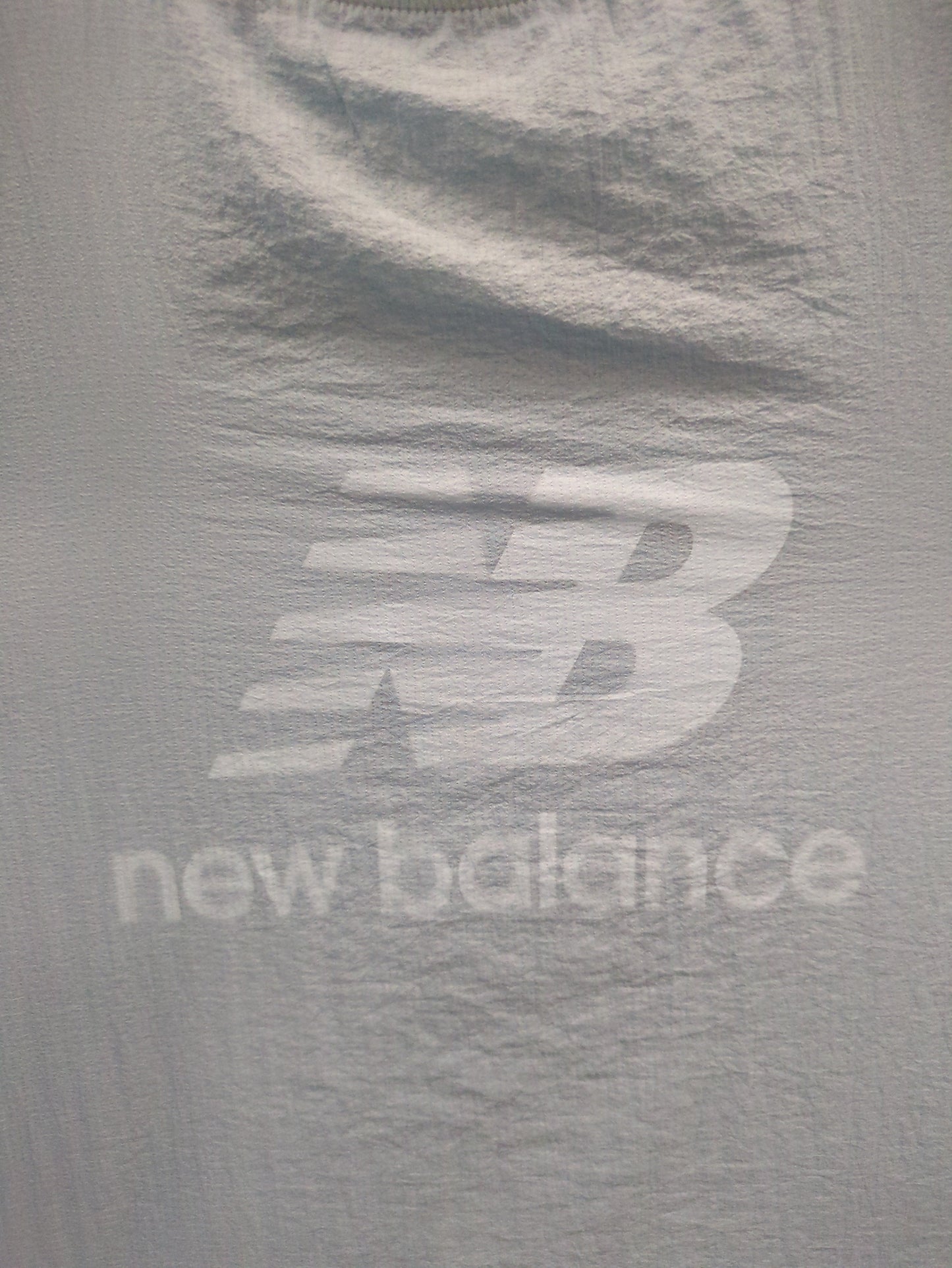 NB Grey ウーブン Tシャツ