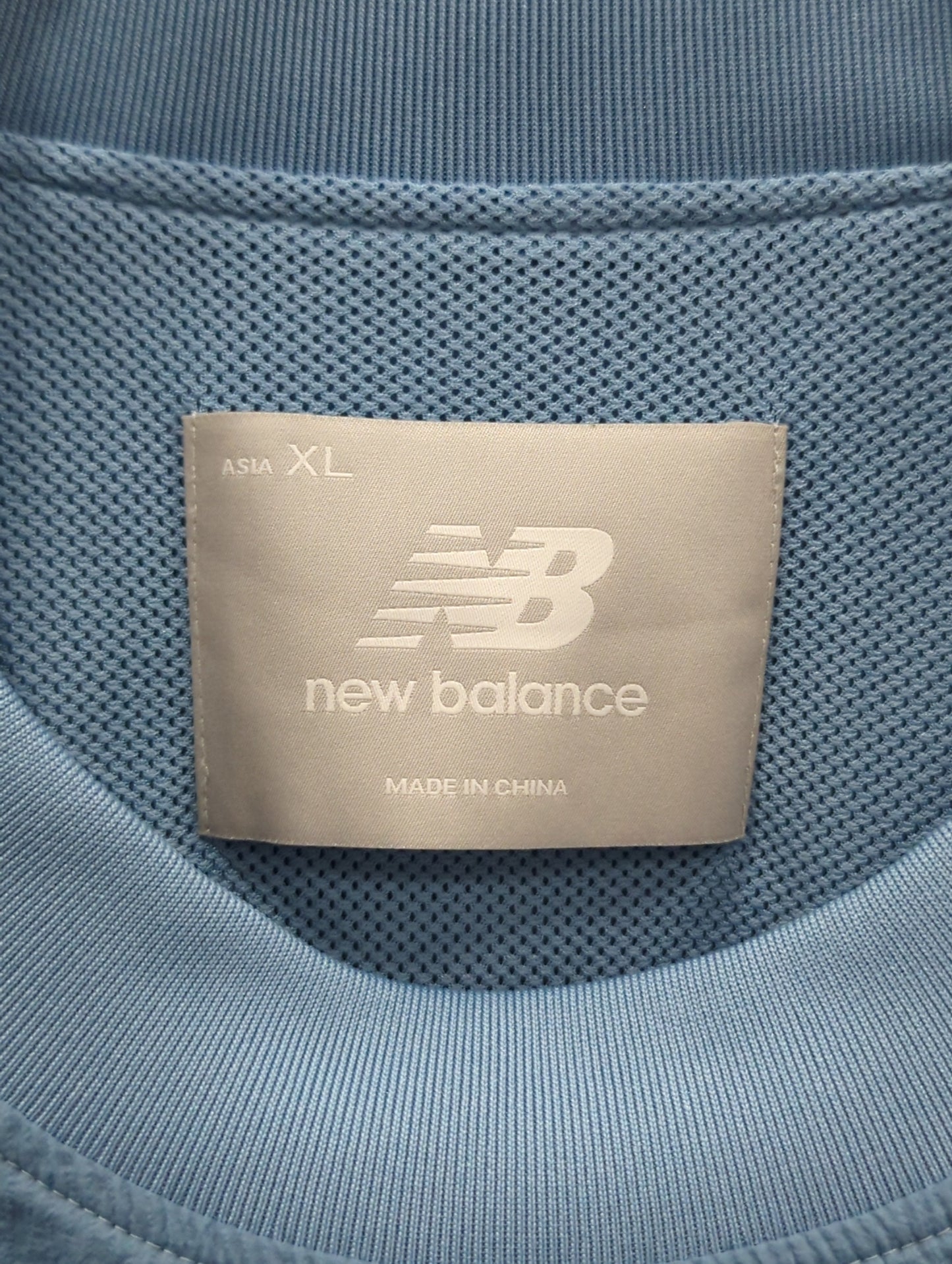 NB Grey ウーブン Tシャツ