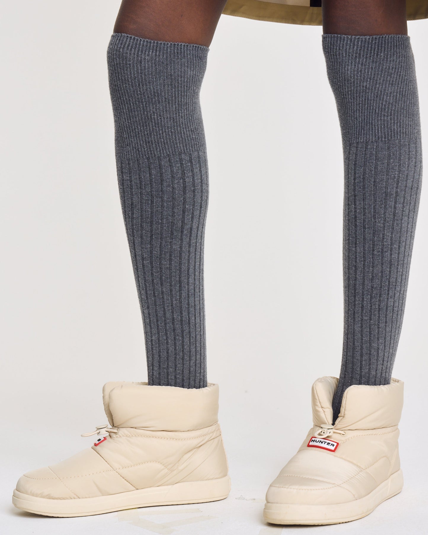 レディース イン/アウト パファー ブーティ