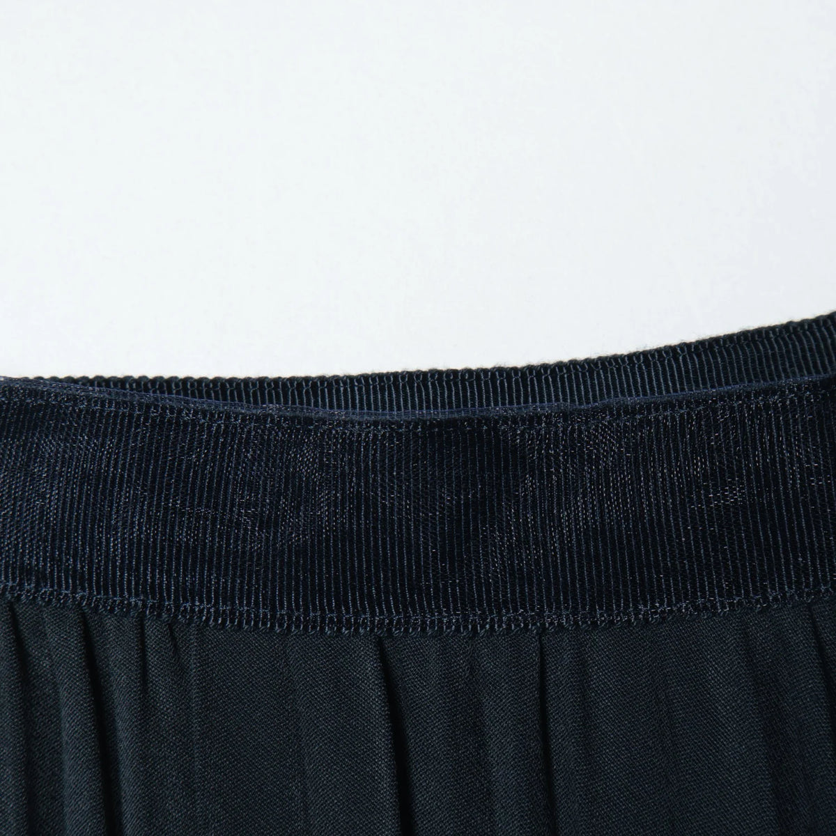 MID/L PLEATS SKT