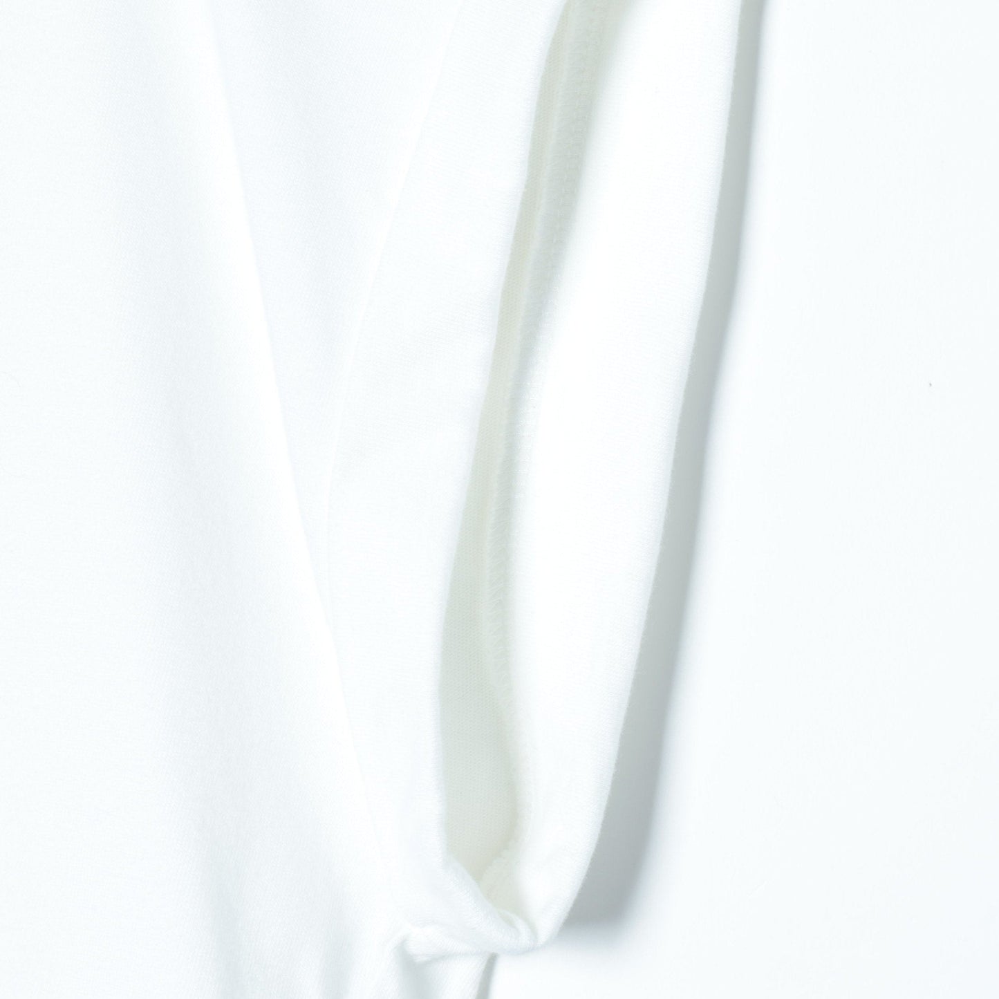 ローズ ぺトール ロゴ プリント TEE