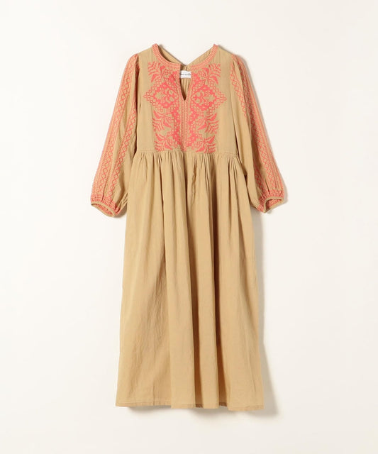 SARA MALLIKA:刺繍ギャザーワンピース