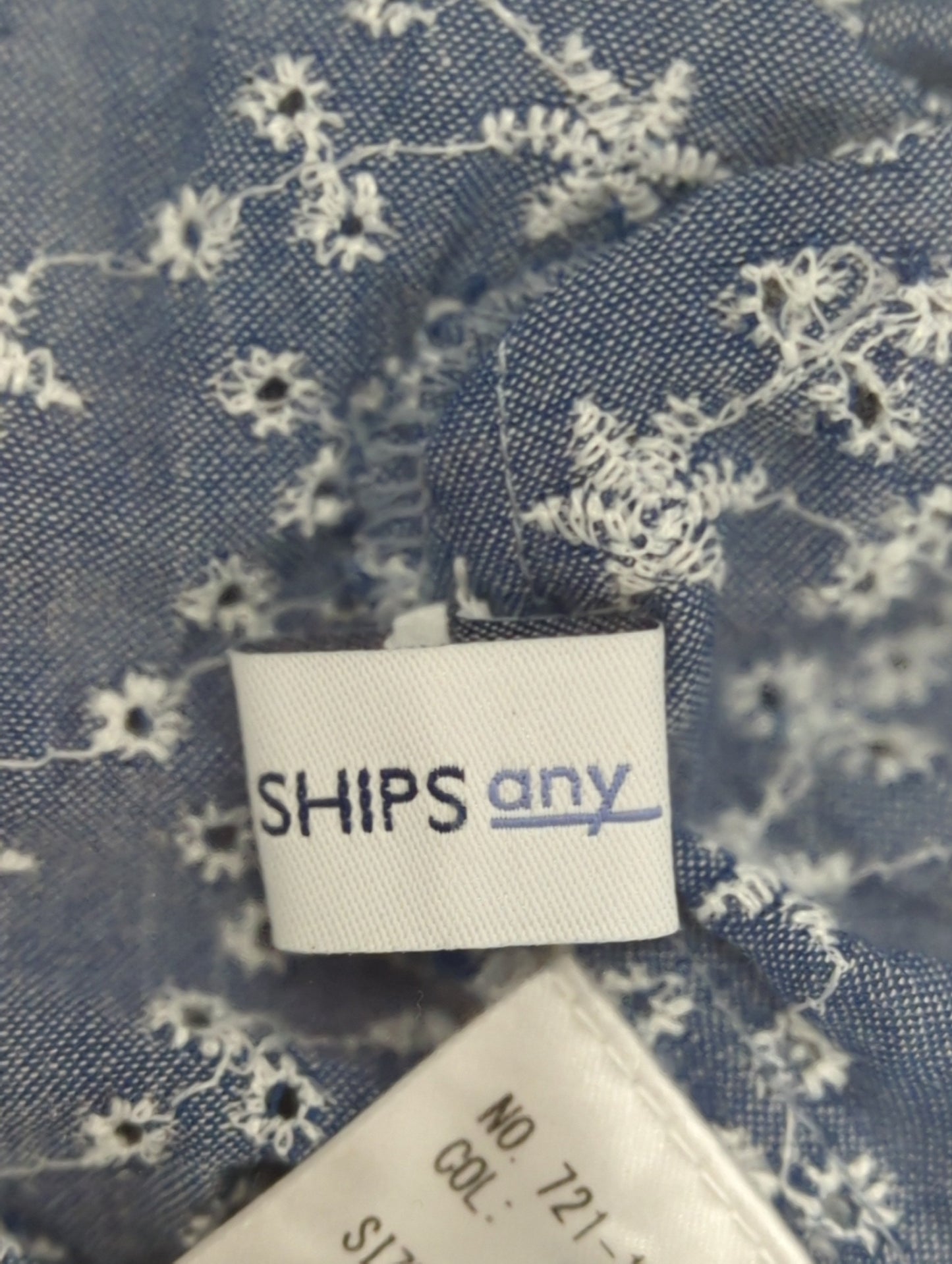 SHIPS any:〈洗濯機可能〉エンブロイダリー シャンブレー スタンドカラー ブラウス