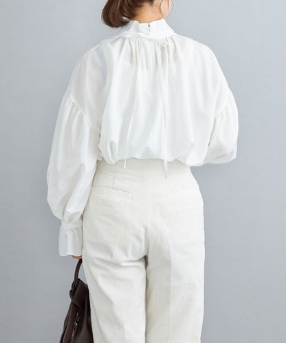 〈手洗い可能〉ハイネックリボンブラウス