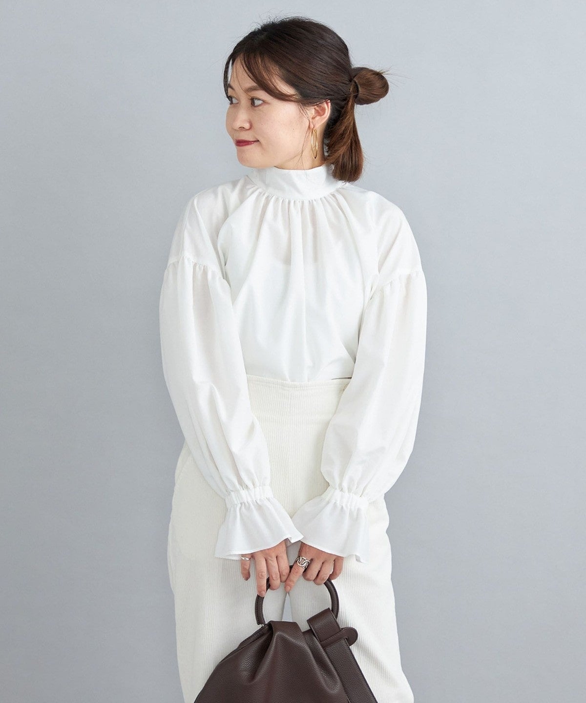 〈手洗い可能〉ハイネックリボンブラウス