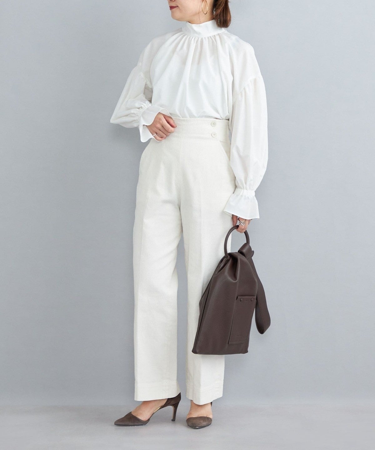 〈手洗い可能〉ハイネックリボンブラウス