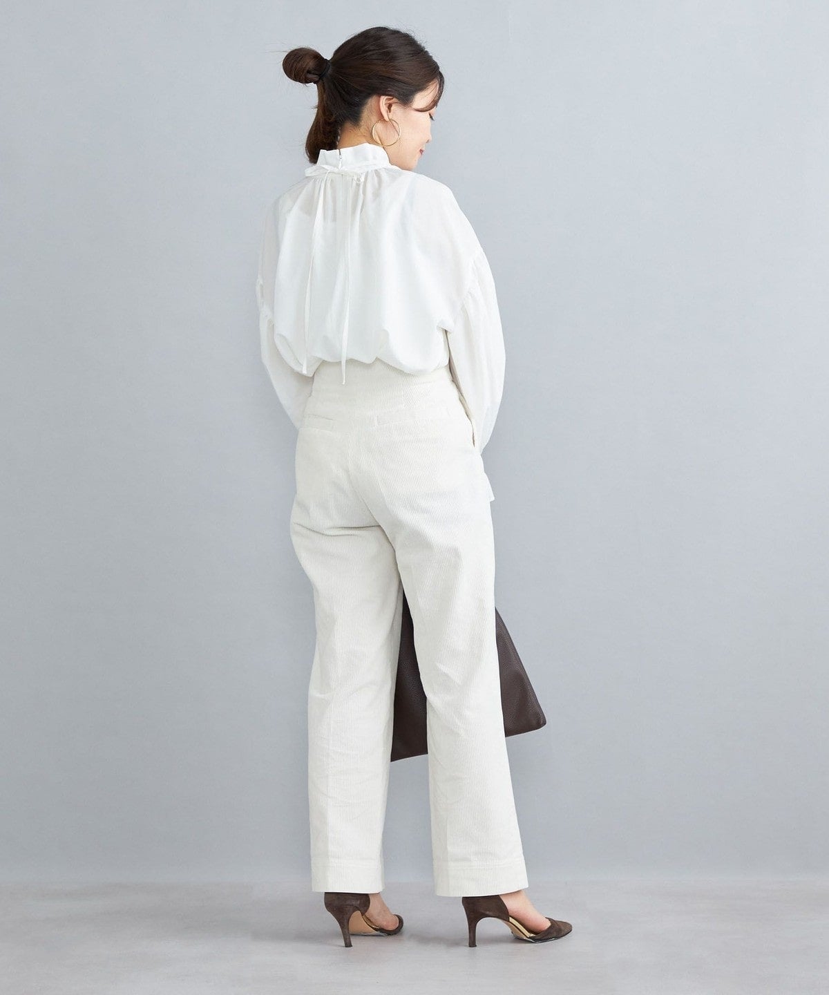 〈手洗い可能〉ハイネックリボンブラウス