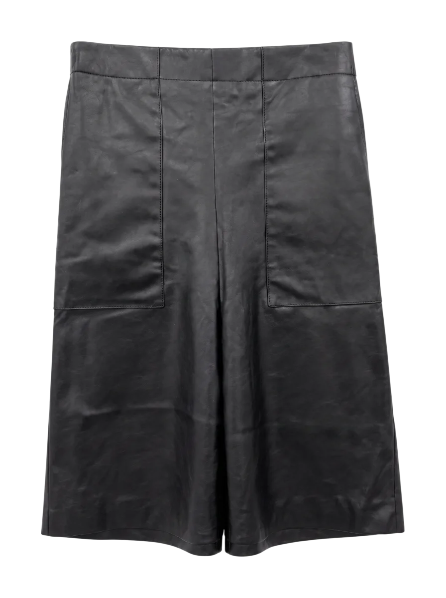 PrimaryNavyLabel:フェイクレザーショートパンツ