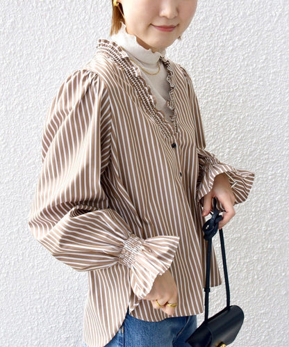 【WEB限定】〈手洗い可能〉 シャーリング Vネック 長袖 ブラウス