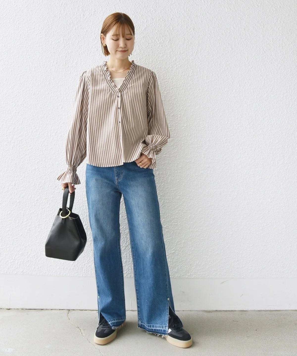 【WEB限定】〈手洗い可能〉 シャーリング Vネック 長袖 ブラウス